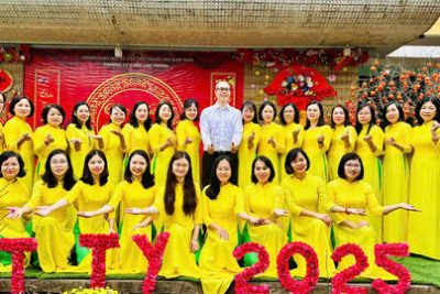 Nét đẹp hiếu nghĩa đầu xuân mới – Xuân Ất Tỵ 2025 của trường Tiểu học Lộc Vượng